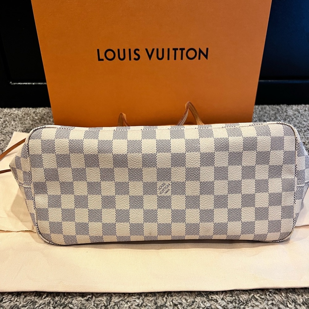 Louie Vuitton Neverfull MM *comes with box and dust bag* - Picture 6 of 10